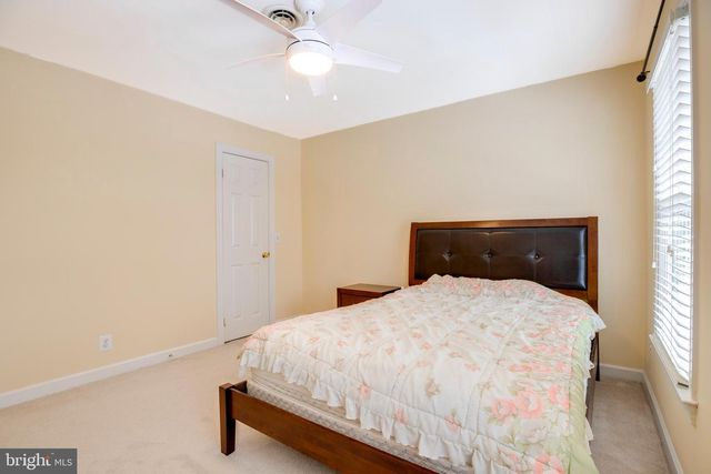 6185 SNOWHILL CT, Centreville, VA 20120