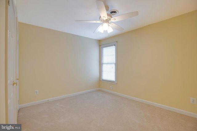 6185 SNOWHILL CT, Centreville, VA 20120