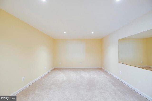 6185 SNOWHILL CT, Centreville, VA 20120