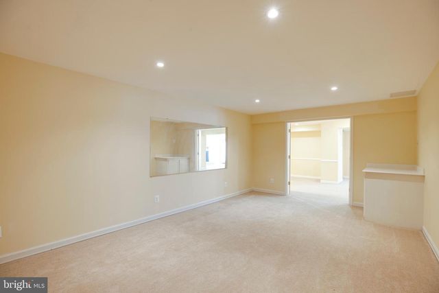 6185 SNOWHILL CT, Centreville, VA 20120