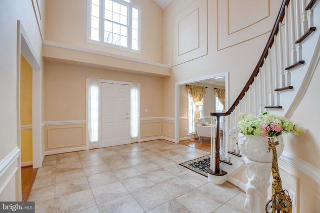 6185 SNOWHILL CT, Centreville, VA 20120