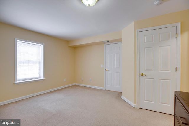 6185 SNOWHILL CT, Centreville, VA 20120