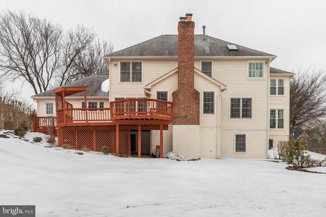 6185 SNOWHILL CT, Centreville, VA 20120