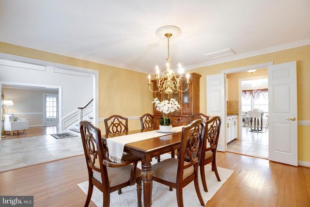 6185 SNOWHILL CT, Centreville, VA 20120