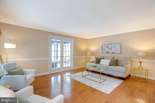 6185 SNOWHILL CT, Centreville, VA 20120