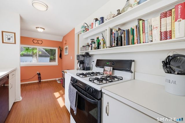2 Pond Circle 2, Avon, CT 06001
