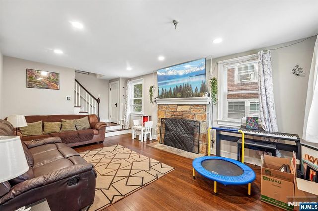 731 Mayflower Avenue, Lawrence, NJ 08648