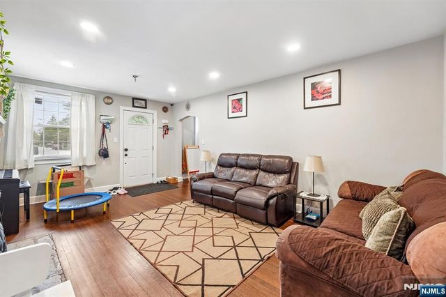 731 Mayflower Avenue, Lawrence, NJ 08648