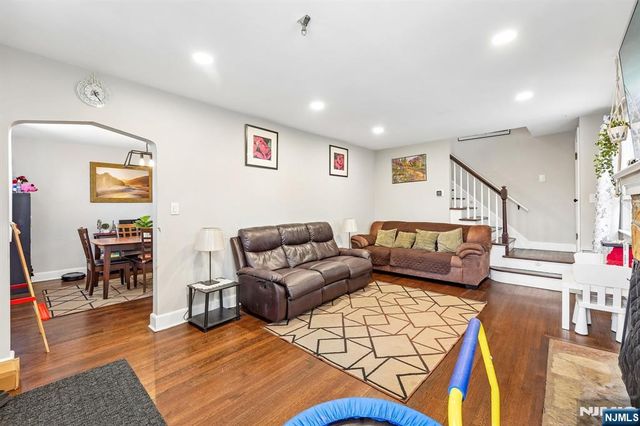 731 Mayflower Avenue, Lawrence, NJ 08648