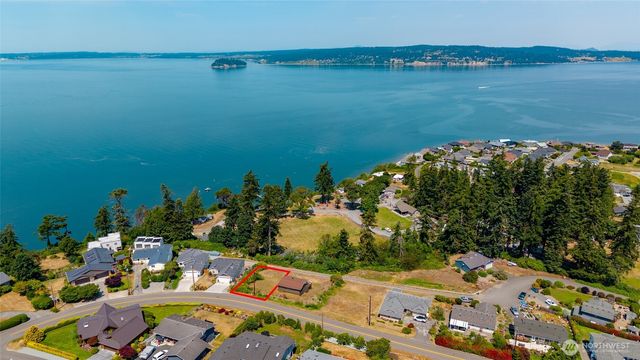 881 Rocky Point Drive, Camano Island, WA 98282