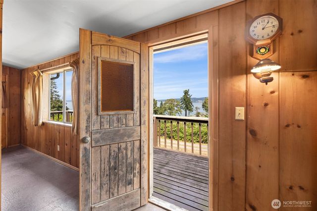 881 Rocky Point Drive, Camano Island, WA 98282