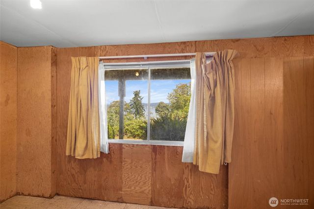 881 Rocky Point Drive, Camano Island, WA 98282