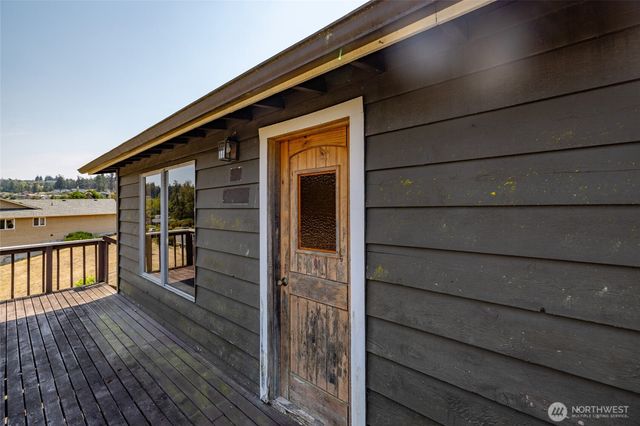 881 Rocky Point Drive, Camano Island, WA 98282
