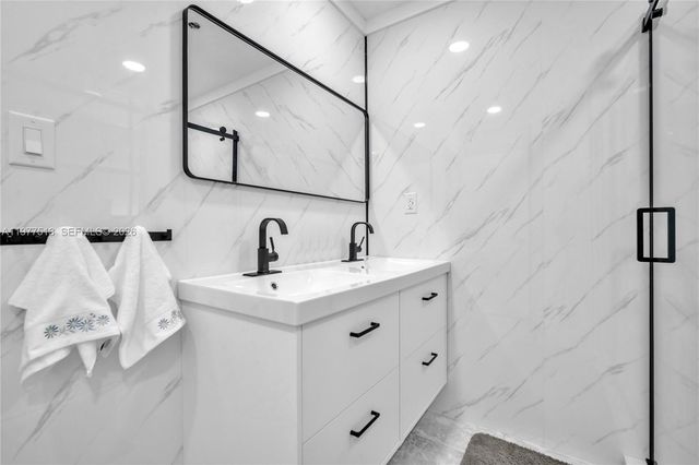 7151 Taft St, Hollywood, FL 33024