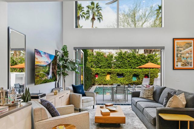 344 Goleta Way, Palm Springs, CA 92264