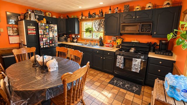 5343 MIDDLE Drive, Millcreek, PA 16505