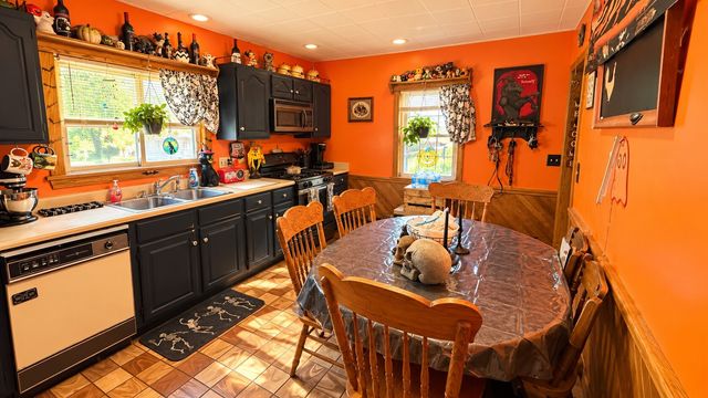 5343 MIDDLE Drive, Millcreek, PA 16505