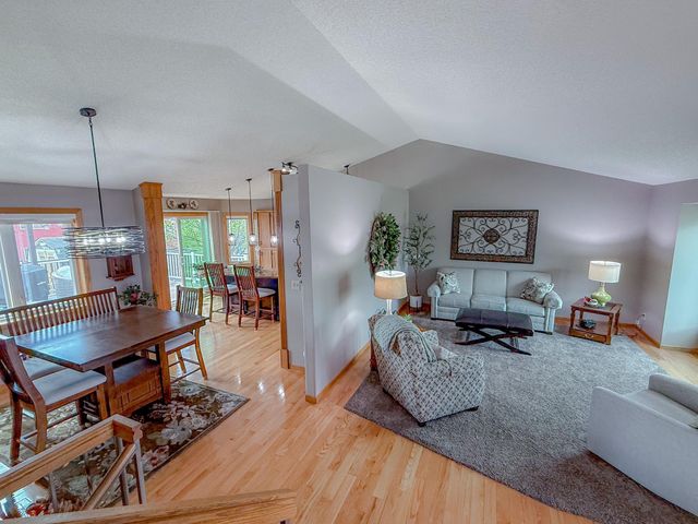 9681 82nd Street S, Cottage Grove, MN 55016