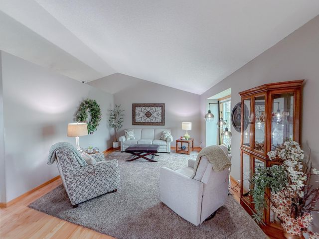 9681 82nd Street S, Cottage Grove, MN 55016