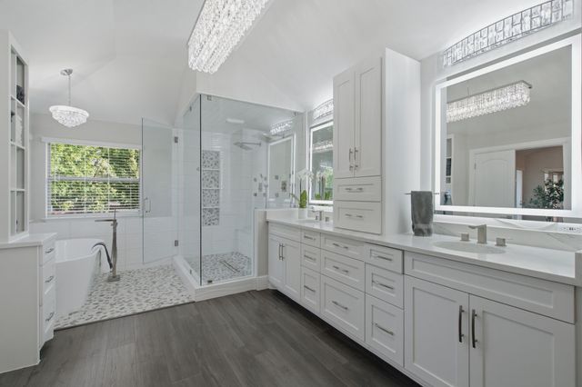 303 Quail Crest Drive, Bedford, TX 76021
