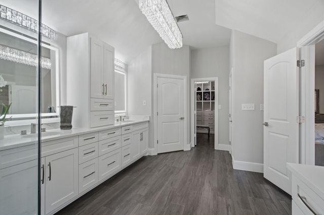 303 Quail Crest Drive, Bedford, TX 76021
