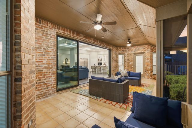 303 Quail Crest Drive, Bedford, TX 76021
