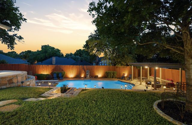 303 Quail Crest Drive, Bedford, TX 76021