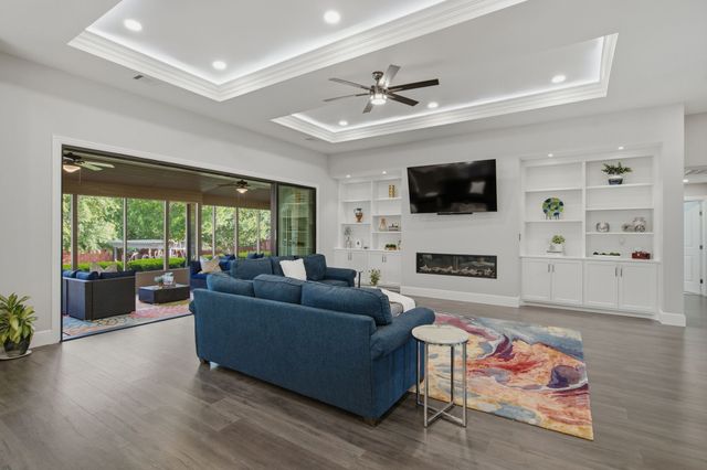 303 Quail Crest Drive, Bedford, TX 76021