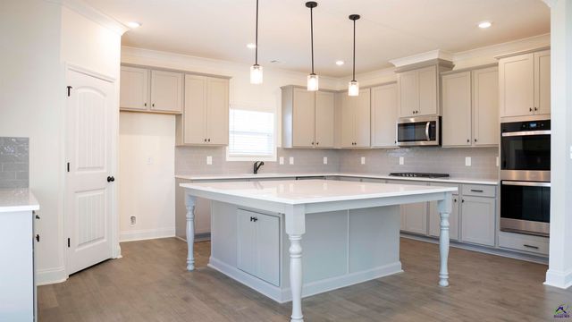 315 Garnet Drive, Bonaire, GA 31005