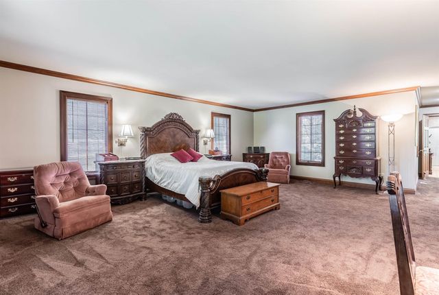 10348 Oglesby Drive, Evansville, IN 47720