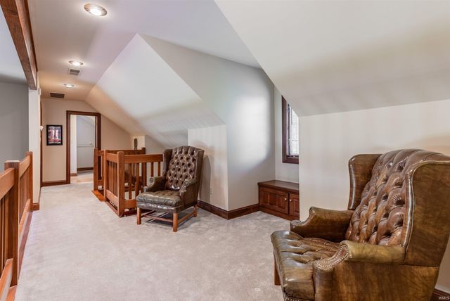 10348 Oglesby Drive, Evansville, IN 47720