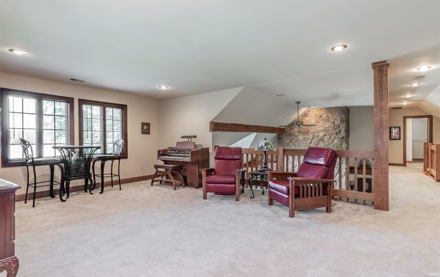 10348 Oglesby Drive, Evansville, IN 47720