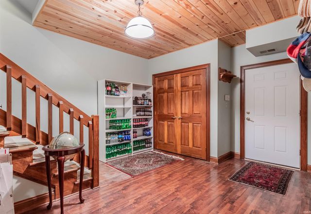 10348 Oglesby Drive, Evansville, IN 47720