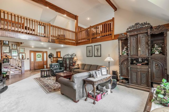 10348 Oglesby Drive, Evansville, IN 47720