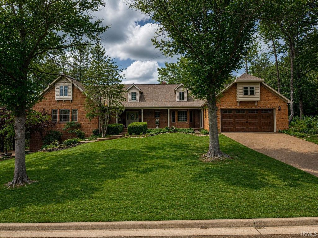 10348 Oglesby Drive, Evansville, IN 47720