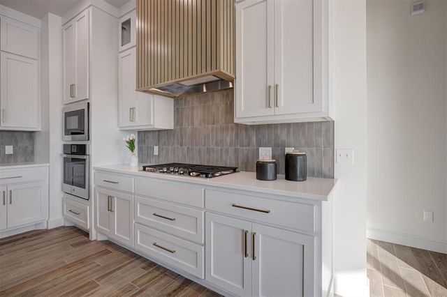 2208 W Sunset Drive, Mustang, OK 73064