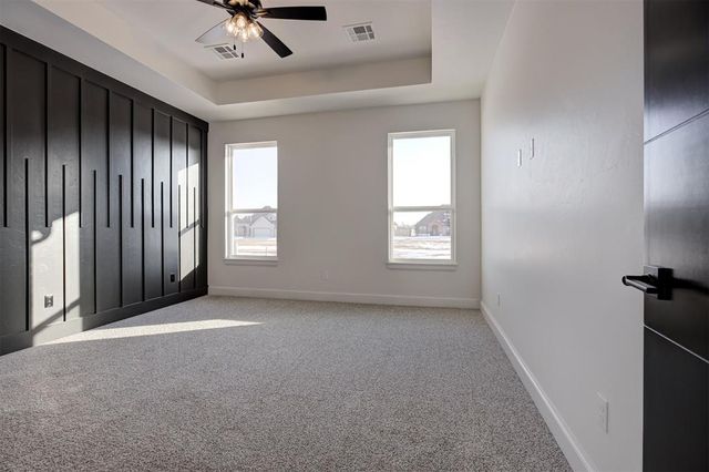 2208 W Sunset Drive, Mustang, OK 73064