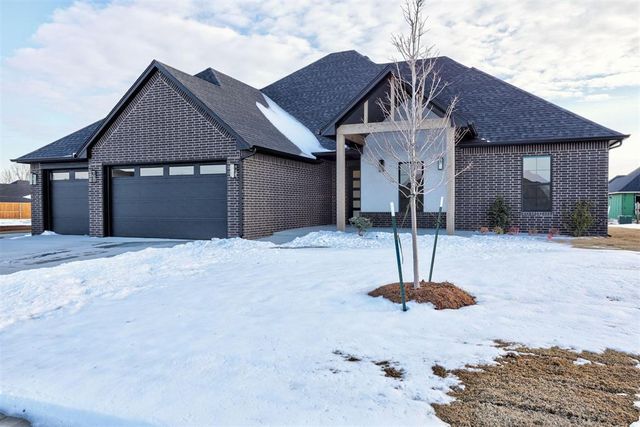 2208 W Sunset Drive, Mustang, OK 73064