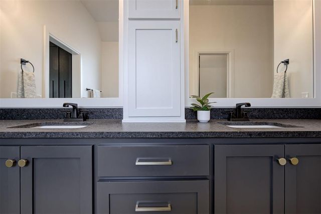 2208 W Sunset Drive, Mustang, OK 73064