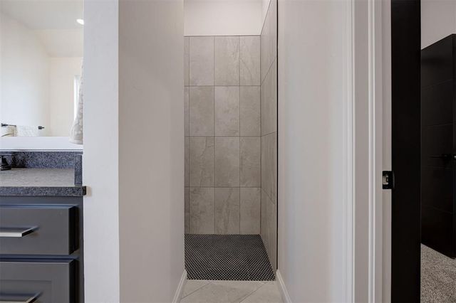 2208 W Sunset Drive, Mustang, OK 73064