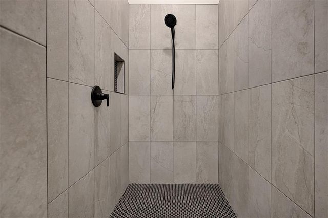 2208 W Sunset Drive, Mustang, OK 73064