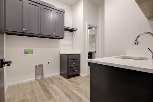 2208 W Sunset Drive, Mustang, OK 73064