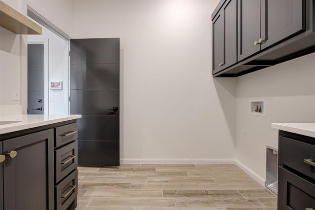 2208 W Sunset Drive, Mustang, OK 73064