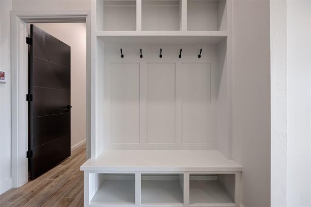 2208 W Sunset Drive, Mustang, OK 73064