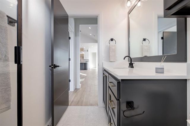 2208 W Sunset Drive, Mustang, OK 73064