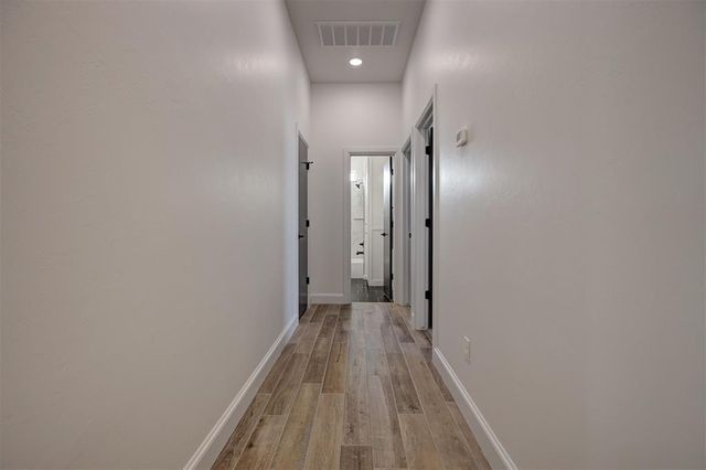 2208 W Sunset Drive, Mustang, OK 73064