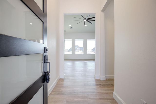 2208 W Sunset Drive, Mustang, OK 73064