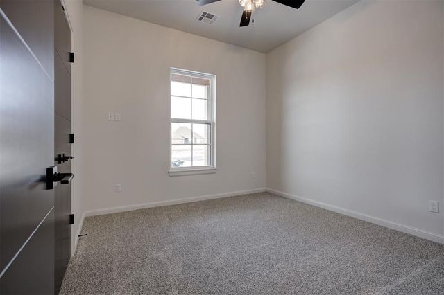 2208 W Sunset Drive, Mustang, OK 73064