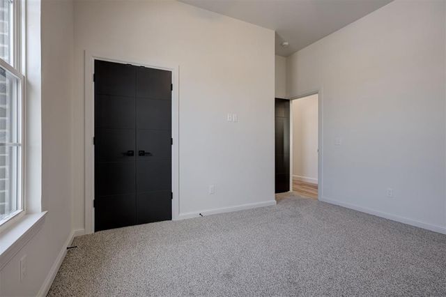 2208 W Sunset Drive, Mustang, OK 73064