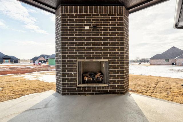 2208 W Sunset Drive, Mustang, OK 73064